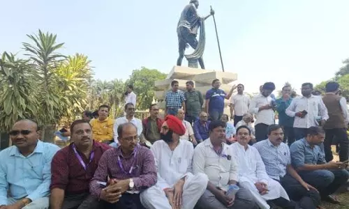ओडिशा विधानसभा ने सदन के अंदर पत्रकारों के मोबाइल फोन ले जाने पर प्रतिबंध हटाया ओडिशा विधानसभा ने सदन के अंदर पत्रकारों के मोबाइल फोन ले जाने पर प्रतिबंध हटाया