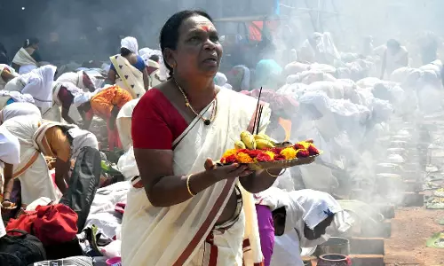 Thiruvananthapuram:  पोंगाला के लिए अट्टुकल में मंदिर का चूल्हा जलते ही राजधानी दिव्य हो गई