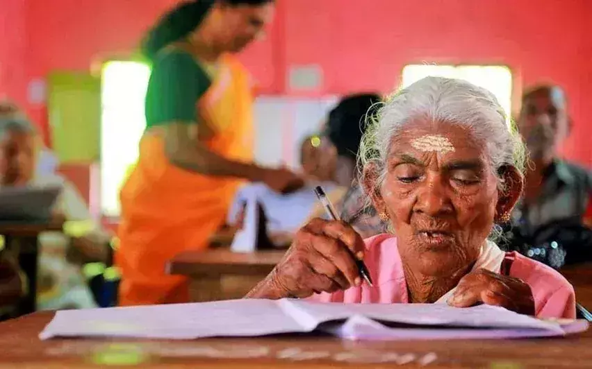 Kerala को पूर्ण साक्षर बनने के लिए 92,000 और साक्षरों की आवश्यकता