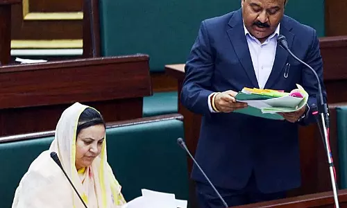 Dy CM: नए उद्योगों को स्थानीय युवाओं को रोजगार उपलब्ध कराना होगा Dy CM: नए उद्योगों को स्थानीय युवाओं को रोजगार उपलब्ध कराना होगा