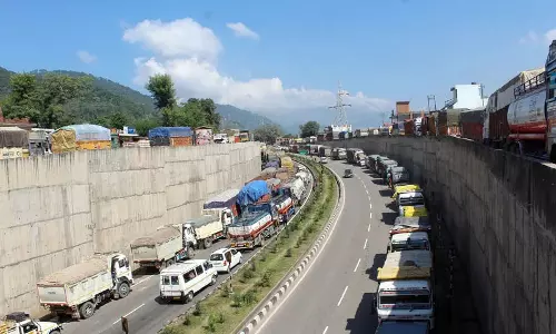Jammu-Srinagar राष्ट्रीय राजमार्ग यातायात के लिए खुला