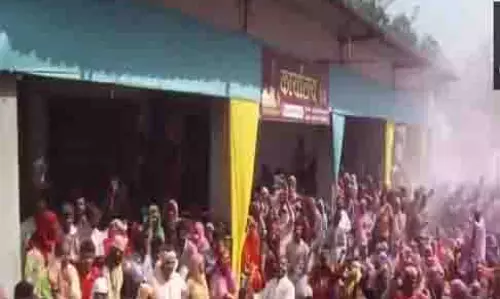 New Delhi: देशभर में रंगों, संगीत और उल्लास के साथ होली का जश्न शुरू