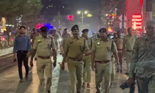 Holi 2025 : होली से पहले दिल्ली में सुरक्षा चाक-चौबंद, पुलिस ने निकाला फ्लैग मार्च