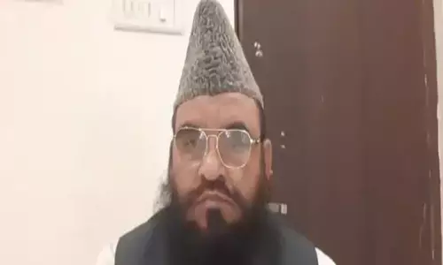 मौलाना साजिद रशीदी ने मस्जिद को ढकने के निर्देश की आलोचना की