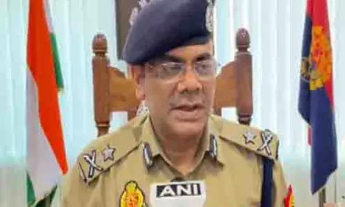 अयोध्या: शांति समिति की बैठकें हुईं, होली समारोह से पहले पुलिस पूरी सतर्कता बरत रही अयोध्या: शांति समिति की बैठकें हुईं, होली समारोह से पहले पुलिस पूरी सतर्कता बरत रही