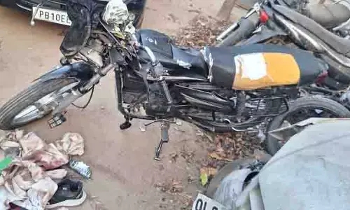 Ludhiana: तेज रफ्तार कैंटर ने मोटरसाइकिल को टक्कर मार दी, 12वीं के छात्र की मौत
