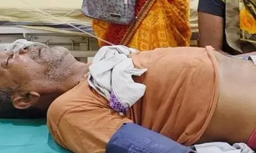 तहसीलदार कर रहा था बदसलूकी, सामने किसान ने पी लिया जहर