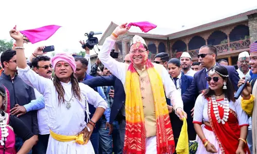अबीर-गुलाल संग और निखरे लोक संस्कृति के रंग अबीर-गुलाल संग और निखरे लोक संस्कृति के रंग