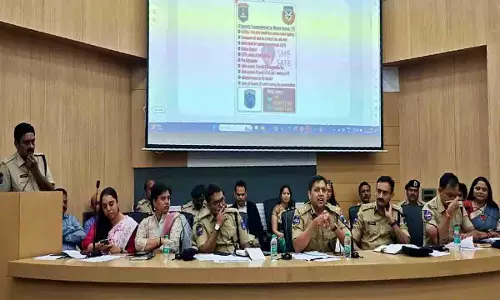 Cyberabad पुलिस आयुक्त ने छात्रावासों की सुरक्षा बढ़ाने का आह्वान किया Cyberabad पुलिस आयुक्त ने छात्रावासों की सुरक्षा बढ़ाने का आह्वान किया