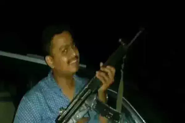 Ranchi: गैंगस्टर आकाश राय को सिमडेगा से मधुपुर जेल में ट्रांसफर करने का आदेश Ranchi: गैंगस्टर आकाश राय को सिमडेगा से मधुपुर जेल में ट्रांसफर करने का आदेश