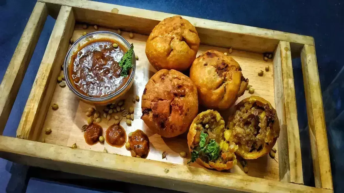Masala Baati इस डिश का जुबान पर चढ़ जाता है स्वाद Masala Baati इस डिश का जुबान पर चढ़ जाता है स्वाद