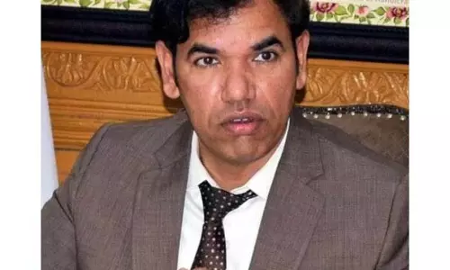 Jammu: मंडलायुक्त ने चनापोरा से तेंगपोरा पुल की मरम्मत/निर्माण पर बैठक की अध्यक्षता की
