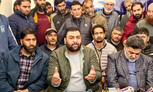 Jammu: नियमितीकरण प्रक्रिया में भूमिका के लिए कर्मचारियों ने दबाव बनाया