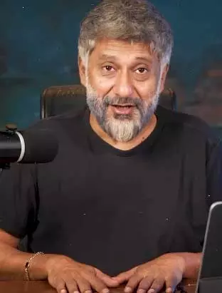 मिनी कश्मीर बनने की कगार पर बंगाल, विवेक रंजन अग्निहोत्री ने की ममता सरकार की आलोचना मिनी कश्मीर बनने की कगार पर बंगाल, विवेक रंजन अग्निहोत्री ने की ममता सरकार की आलोचना