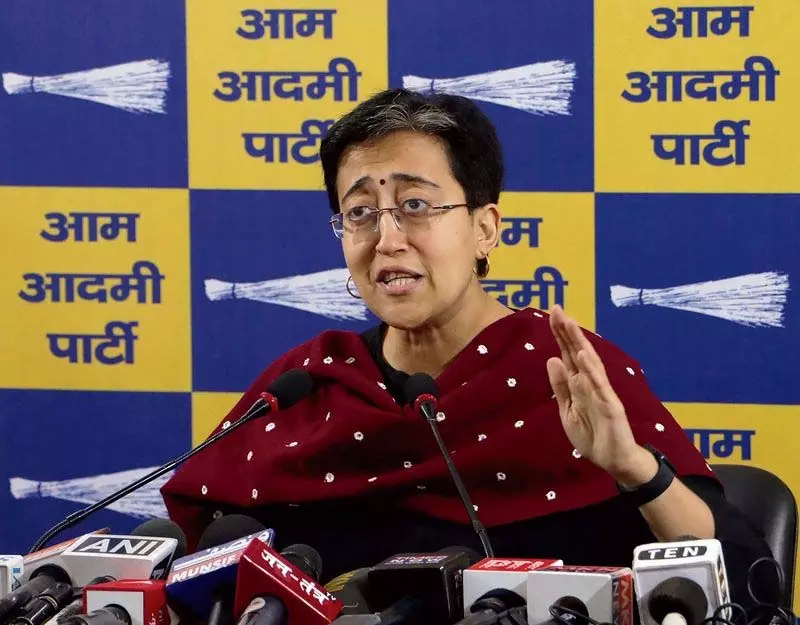 विरोध के बीच मुफ्त एलपीजी के वादे को लेकर भाजपा और आप में तकरार विरोध के बीच मुफ्त एलपीजी के वादे को लेकर भाजपा और आप में तकरार