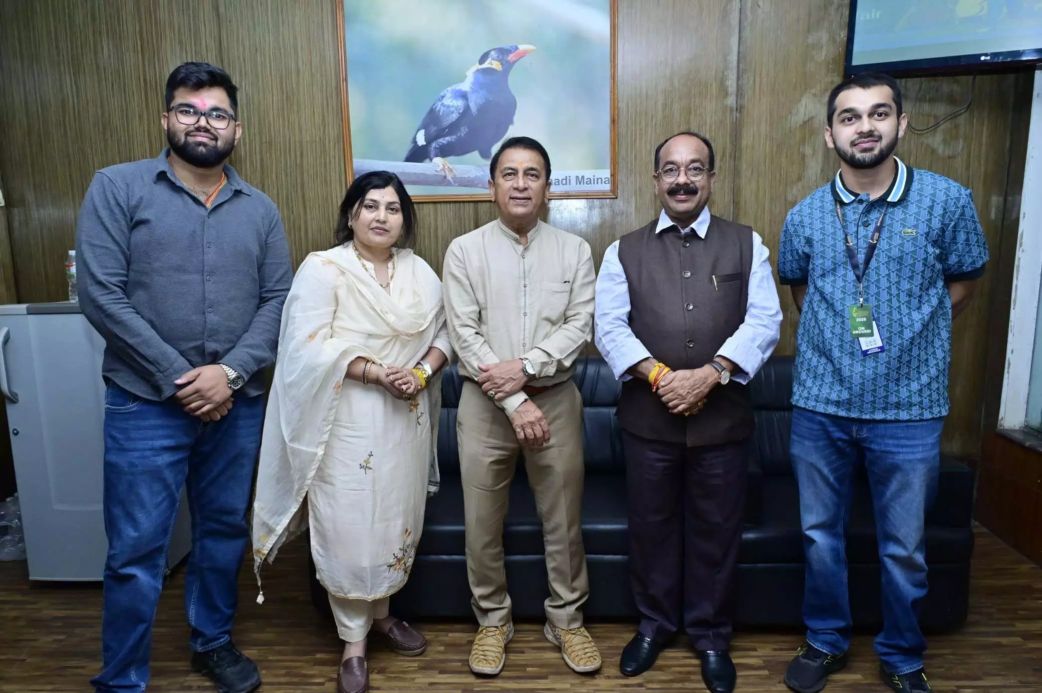 सुनील गावस्कर और अरुण साव के परिवार की मुलाकात सुनील गावस्कर और अरुण साव के परिवार की मुलाकात