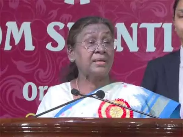 राष्ट्रपति मुर्मू ने राष्ट्र को होली की शुभकामनाएं दीं, एकता और प्रगति का आग्रह किया राष्ट्रपति मुर्मू ने राष्ट्र को होली की शुभकामनाएं दीं, एकता और प्रगति का आग्रह किया