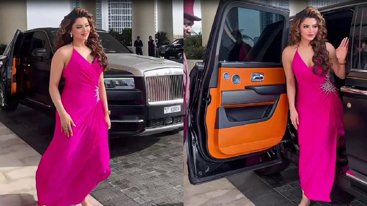 उर्वशी रौतेला ने खरीदी Rolls Royce की लग्जरी कार, कीमत जानकर रह जाएंगे दंग! उर्वशी रौतेला ने खरीदी Rolls Royce की लग्जरी कार, कीमत जानकर रह जाएंगे दंग!