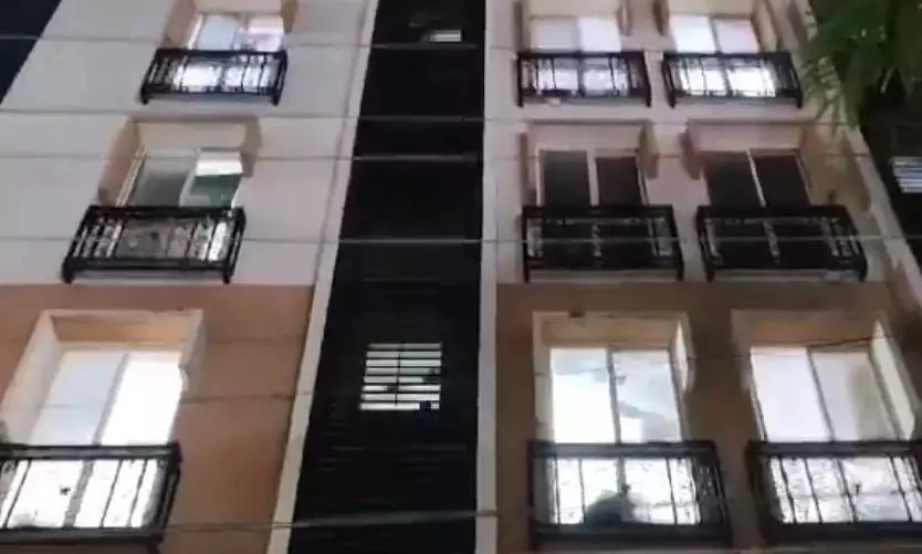 Hyderabad: लिफ्ट में बच्चे की मौत से विनियमन की मांग उठी Hyderabad: लिफ्ट में बच्चे की मौत से विनियमन की मांग उठी
