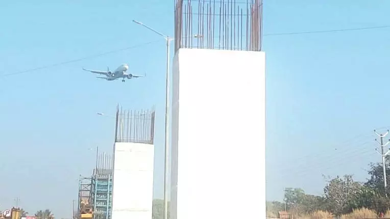 भारतीय नौसेना ने डाबोलिम हवाईअड्डा फ्लाईओवर के लिए NHAI से नया अनापत्ति प्रमाण पत्र मांगा भारतीय नौसेना ने डाबोलिम हवाईअड्डा फ्लाईओवर के लिए NHAI से नया अनापत्ति प्रमाण पत्र मांगा