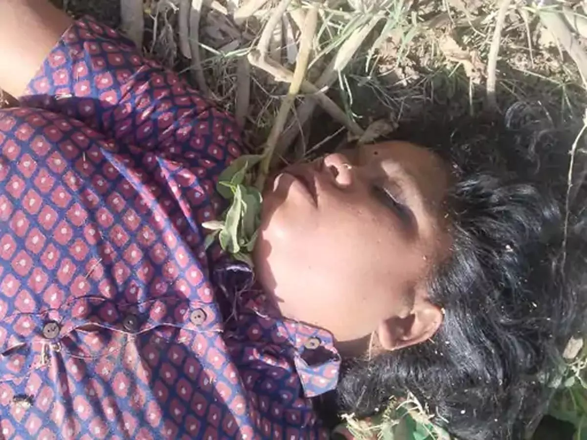 नहर में पत्नी की लाश को लगाया था ठिकाना, गमछे से बेरहम मौत देने वाला पति गिरफ्तार नहर में पत्नी की लाश को लगाया था ठिकाना, गमछे से बेरहम मौत देने वाला पति गिरफ्तार