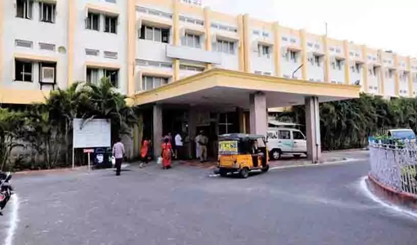 SCR ने सेंट्रल रेलवे अस्पताल में 5.42 करोड़ रुपये की लागत वाली सीटी स्कैन सुविधा का उद्घाटन किया SCR ने सेंट्रल रेलवे अस्पताल में 5.42 करोड़ रुपये की लागत वाली सीटी स्कैन सुविधा का उद्घाटन किया