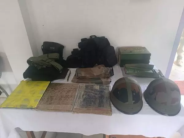 Manipur पुलिस ने राज्य के सीमांत और संवेदनशील क्षेत्रों में तलाशी अभियान जारी रखा Manipur पुलिस ने राज्य के सीमांत और संवेदनशील क्षेत्रों में तलाशी अभियान जारी रखा
