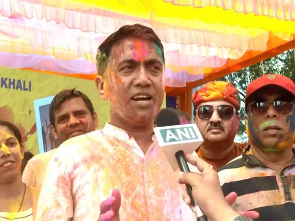 Goa के मुख्यमंत्री प्रमोद सावंत सांखली के रवींद्र भवन में होली समारोह में हुए शामिल Goa के मुख्यमंत्री प्रमोद सावंत सांखली के रवींद्र भवन में होली समारोह में हुए शामिल
