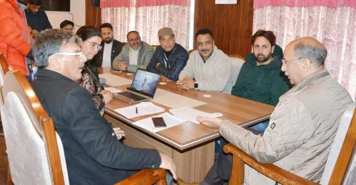 Jammu: मुख्यमंत्री के सलाहकार ने राबिता कार्यालय में जनसंपर्क शिविर लगाया Jammu: मुख्यमंत्री के सलाहकार ने राबिता कार्यालय में जनसंपर्क शिविर लगाया