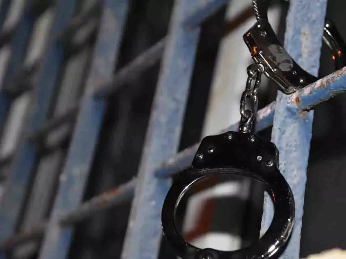 Shahbad शराब की दुकान में चौकीदार की हत्या, 40 हजार रुपये चोरी, एक गिरफ्तार Shahbad शराब की दुकान में चौकीदार की हत्या, 40 हजार रुपये चोरी, एक गिरफ्तार