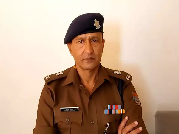 कड़ी सुरक्षा के बीच हरिद्वार में मनाई गई होली, रमजान की नमाज़ अदा की गई कड़ी सुरक्षा के बीच हरिद्वार में मनाई गई होली, रमजान की नमाज़ अदा की गई