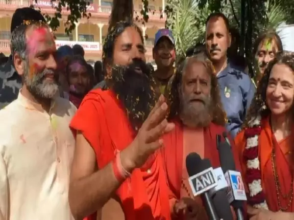 विश्व युद्ध नहीं, योग के मार्ग पर आगे बढ़ेगा: Holi पर बाबा रामदेव विश्व युद्ध नहीं, योग के मार्ग पर आगे बढ़ेगा: Holi पर बाबा रामदेव