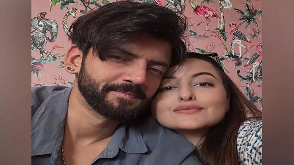 होली समारोह में ज़हीर इकबाल की अनुपस्थिति पर सोनाक्षी सिन्हा ने दिया जवाब होली समारोह में ज़हीर इकबाल की अनुपस्थिति पर सोनाक्षी सिन्हा ने दिया जवाब