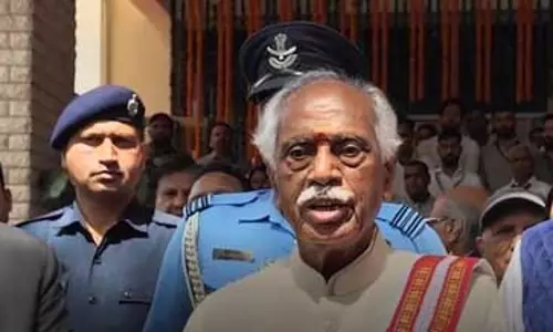 हरियाणा निर्वाचन आयोग के 30 साल पूरे, समारोह में शामिल हुए राज्यपाल बंडारू दत्तात्रेय हरियाणा निर्वाचन आयोग के 30 साल पूरे, समारोह में शामिल हुए राज्यपाल बंडारू दत्तात्रेय