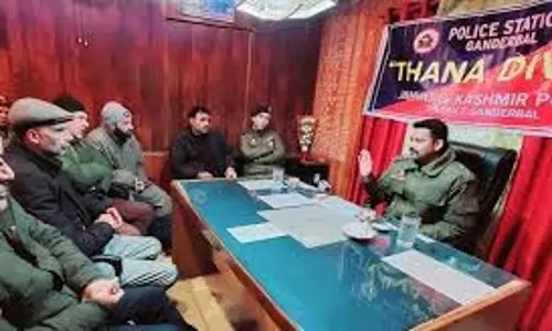 पुलिस ने घाटी भर में विभिन्न पुलिस प्रतिष्ठानों में ‘थाना दिवस’ मनाया