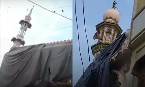 होली से पहले यूपी भर की मस्जिदों को ढका गया