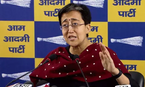 विरोध के बीच मुफ्त एलपीजी के वादे को लेकर भाजपा और आप में तकरार