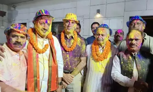 विधायक संग होली की मस्ती, जमकर थिरके समर्थक