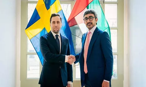 UAE के विदेश मंत्री ने स्वीडन के अंतर्राष्ट्रीय विकास सहयोग और विदेश व्यापार मंत्री से मुलाकात की