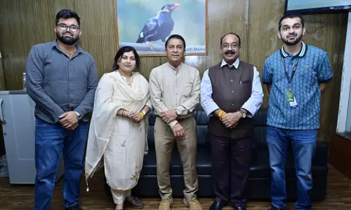 सुनील गावस्कर और अरुण साव के परिवार की मुलाकात सुनील गावस्कर और अरुण साव के परिवार की मुलाकात