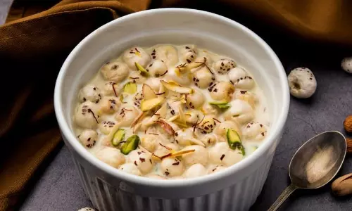 होली के अवसर पर Walnut-banana kheer होली के अवसर पर Walnut-banana kheer