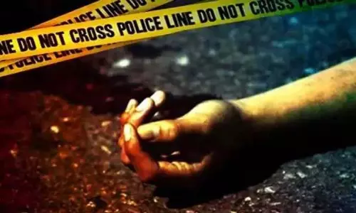 UP Crime News : युवक का खून से लथपथ मिला लाश UP Crime News : युवक का खून से लथपथ मिला लाश