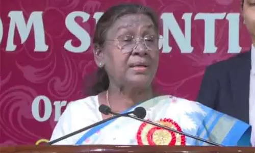 राष्ट्रपति मुर्मू ने राष्ट्र को होली की शुभकामनाएं दीं, एकता और प्रगति का आग्रह किया राष्ट्रपति मुर्मू ने राष्ट्र को होली की शुभकामनाएं दीं, एकता और प्रगति का आग्रह किया
