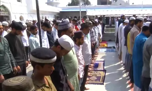 BIG BREAKING: रमजान के दूसरे जुम्मा के मौके पर नमाज अदा की गई, सुरक्षा के कड़े इंतजाम