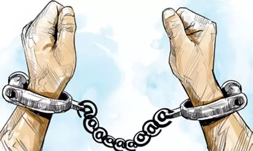 Odisha में किराएदार के सामान में आग लगाने के आरोप में दो लोग गिरफ्तार