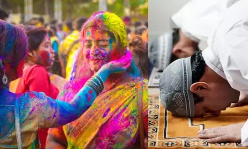 देशभर में Holi के बीच जुमे की नमाज, शांति और सौहार्द का अनोखा नजारा देशभर में Holi के बीच जुमे की नमाज, शांति और सौहार्द का अनोखा नजारा