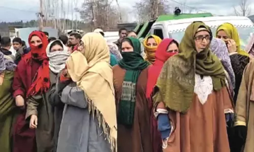 Handwara निवासियों ने स्मार्ट मीटर लगाने का विरोध किया