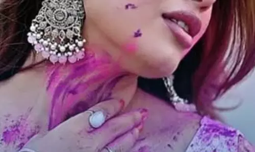 Holi पर नेहा मलिक का कातिलाना अंदाज, शेयर की हॉट तस्वीरें Holi पर नेहा मलिक का कातिलाना अंदाज, शेयर की हॉट तस्वीरें