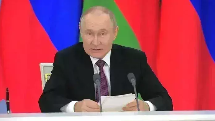 Putin ने कहा कि वह यूक्रेन में 30 दिन के सी.एफ. के अमेरिकी प्रस्ताव से सैद्धांतिक रूप से सहमत Putin ने कहा कि वह यूक्रेन में 30 दिन के सी.एफ. के अमेरिकी प्रस्ताव से सैद्धांतिक रूप से सहमत