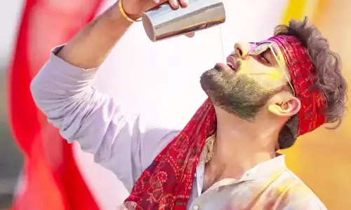 Holi पर ज्यादा हो गई ठंडाई? तो ऐसे दूर होगा हैंगओवर
